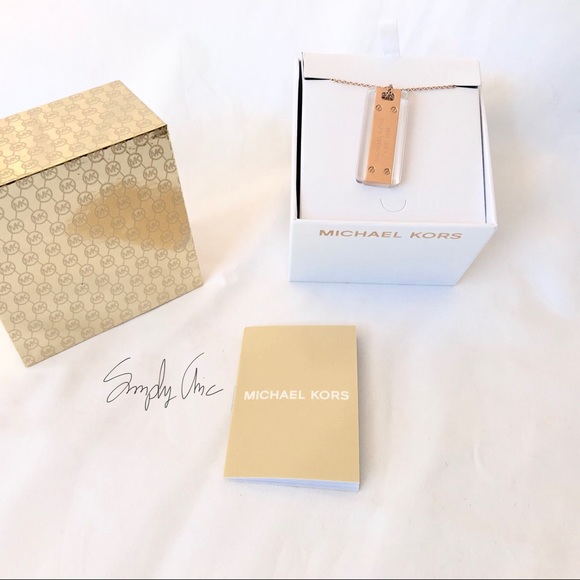 New authentic MK rosegold tone logo plaque pendant - Picture 5 of 6